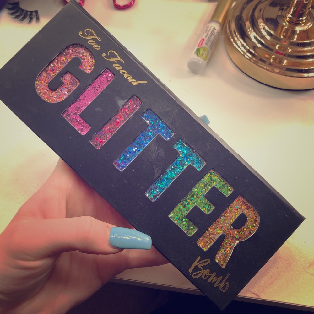 Too Faced Glitter Bomb